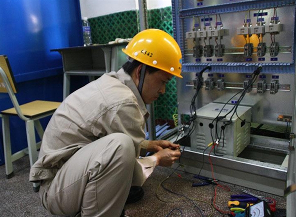 電氣設備安裝工職業(yè)技能培訓全攻略 從課程到認證的一站式服務